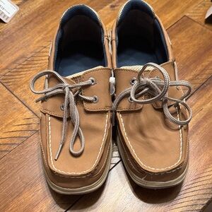Sperry Tan Boat Shoes with Navy Lining